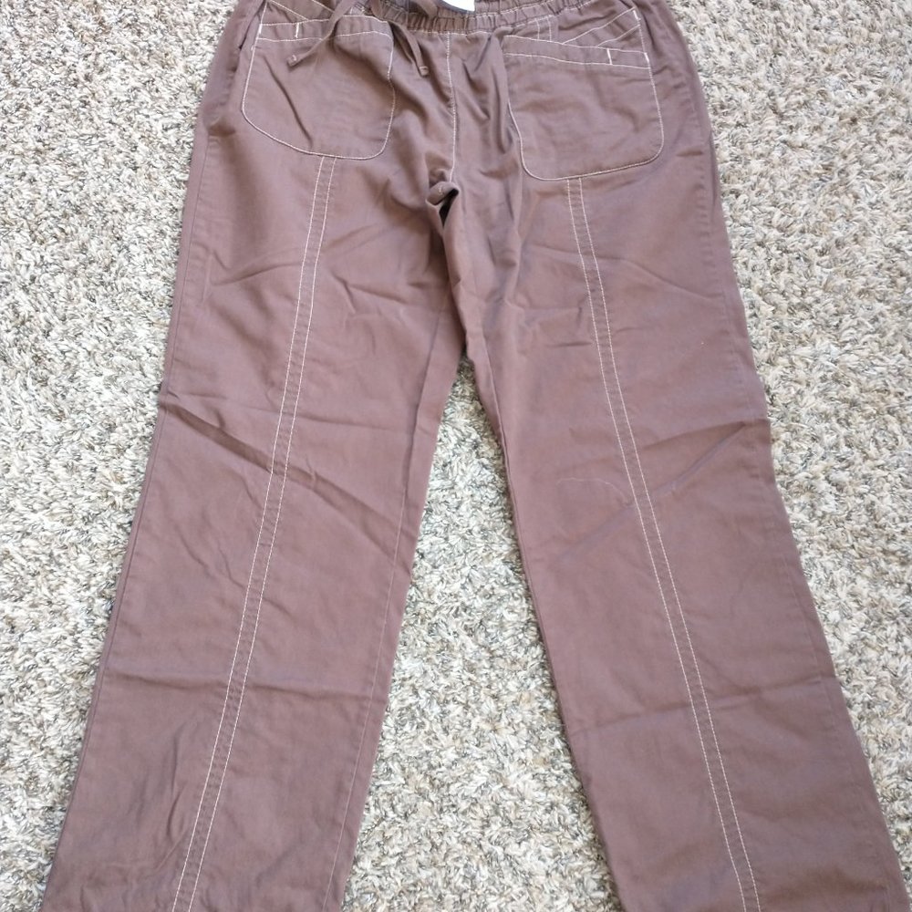 4 pair Scrub bottoms Koi, & WonderWinks - Picture 7 of 11
